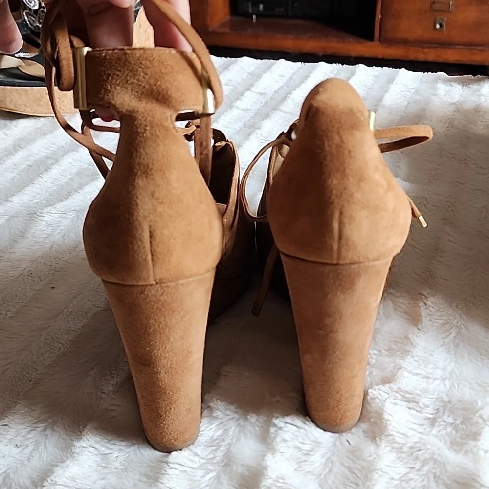 CALVIN KLEIN strappy Suede platform heels. Like new.